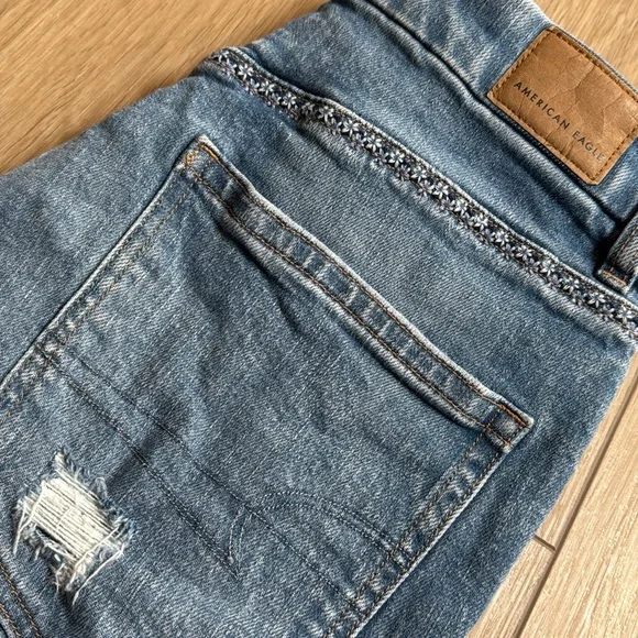 American Eagle Outfitters Blue Distressed Jean Shorts - Picture 4 of 10